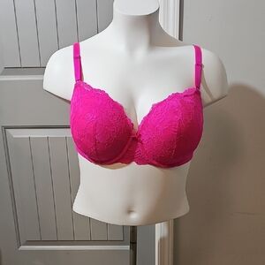 Torrid Fuchsia Lace Underwire Bra EUC
